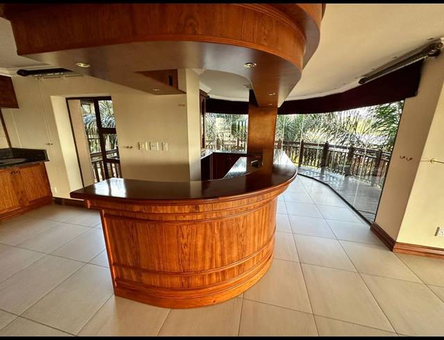 6 BEDROOM HOUSE FOR SALE IN BIRDWOOD ESTATE